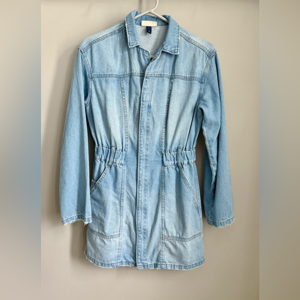 Universal Thread Light Blue Denim Dress, great for the Fall.